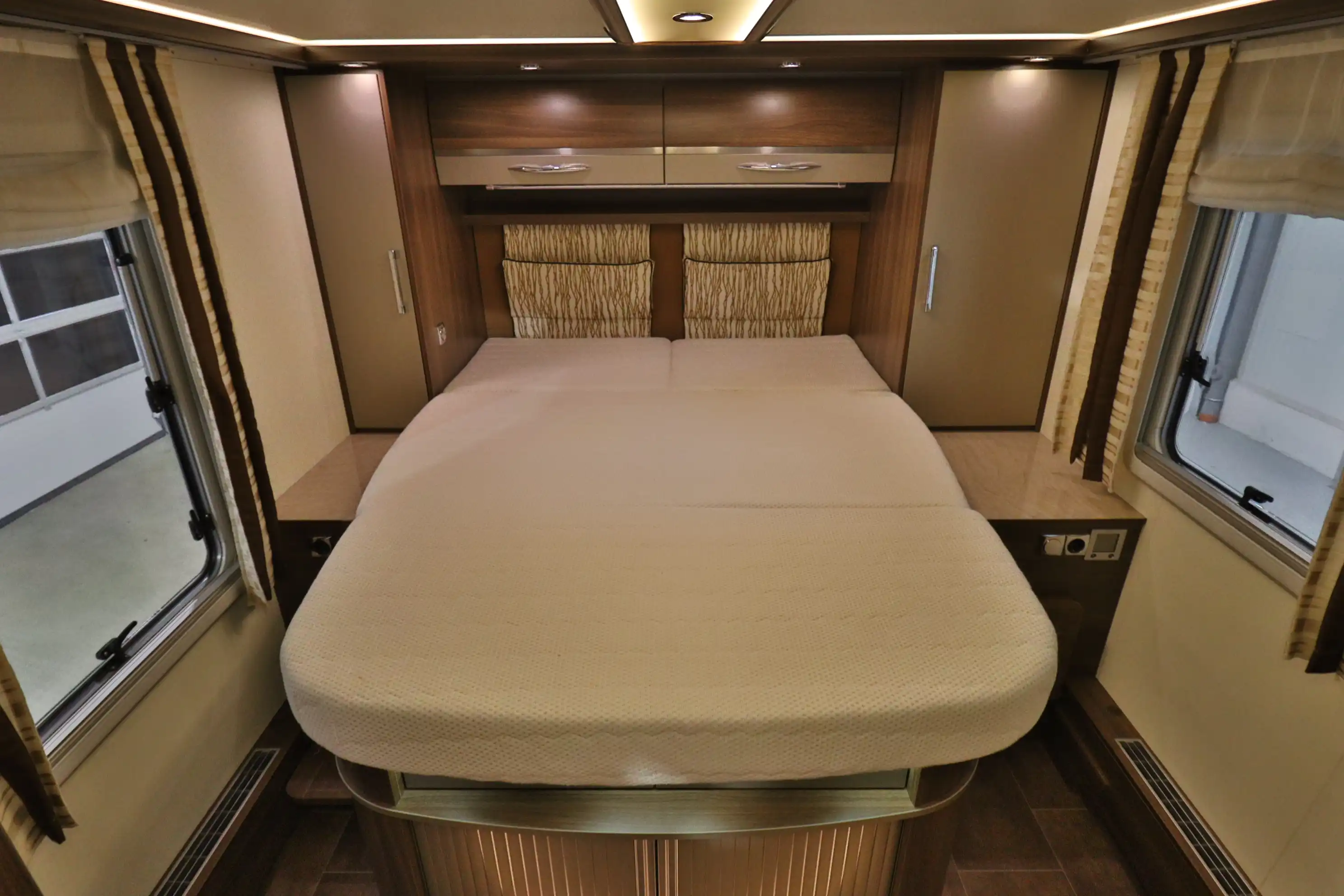 BUERSTNER I 900 G Elegance